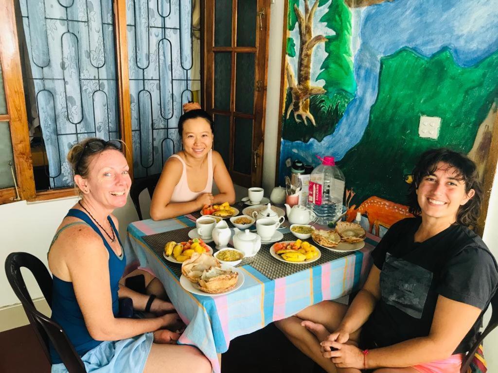 Nethmi Homestay & Restaurant Tangalle Exterior foto