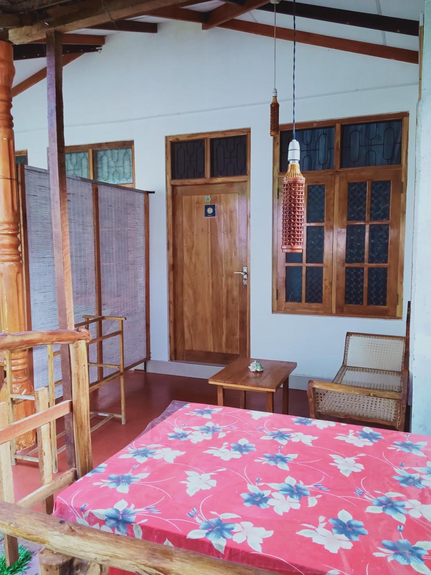 Nethmi Homestay & Restaurant Tangalle Habitación foto