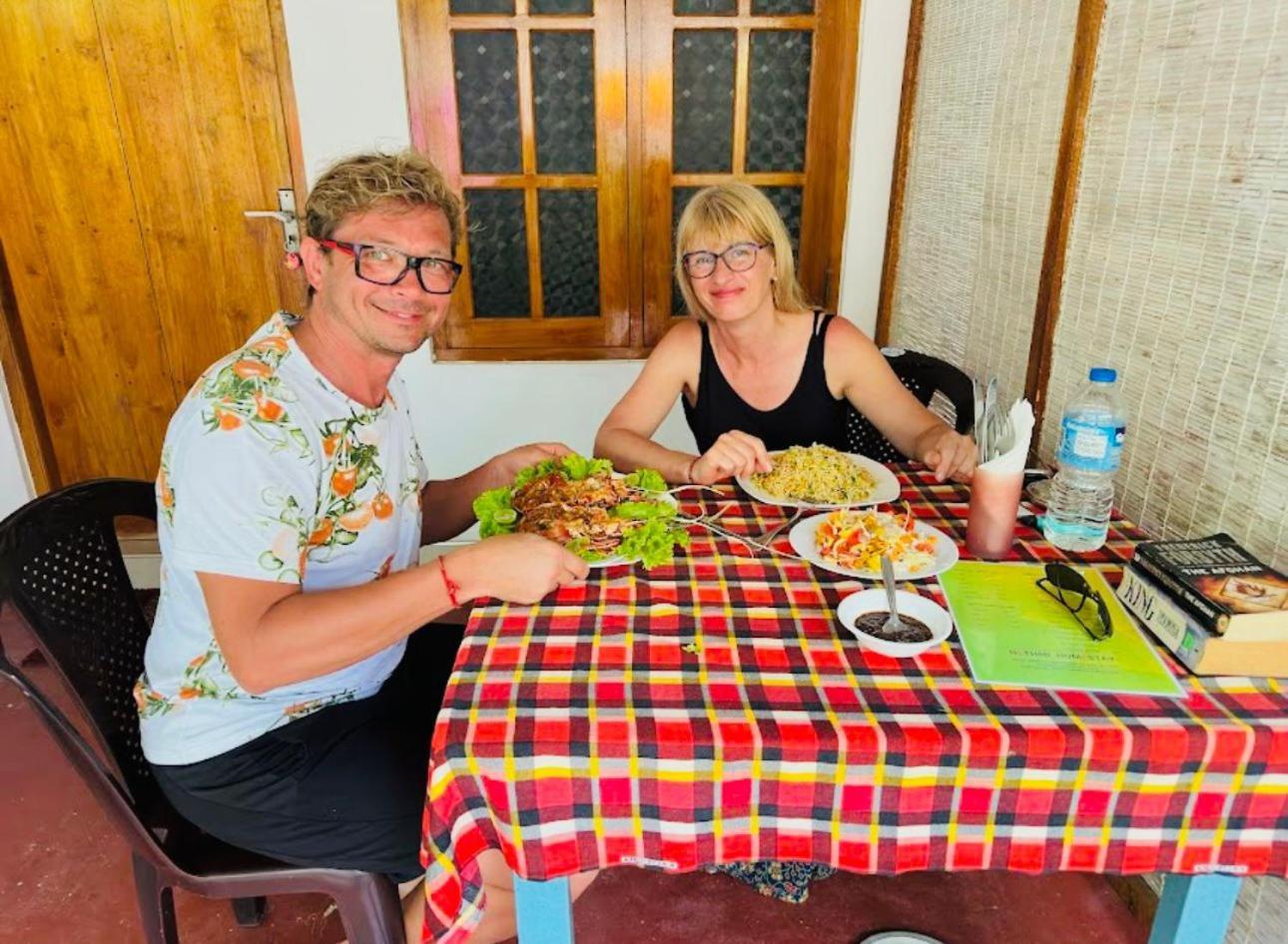 Nethmi Homestay & Restaurant Tangalle Exterior foto
