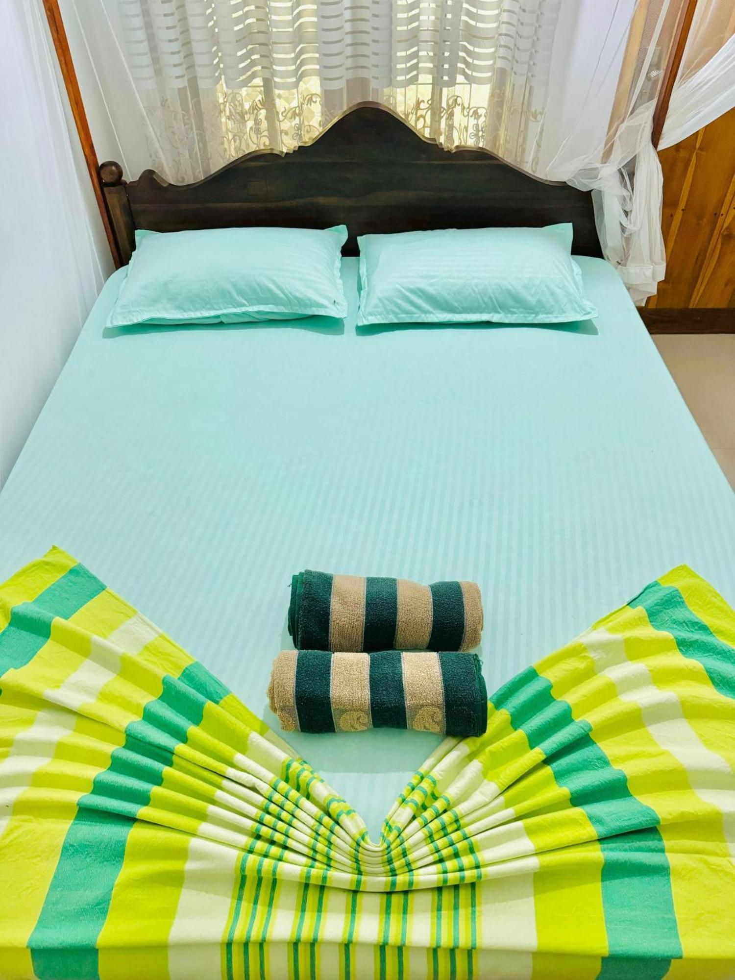 Nethmi Homestay & Restaurant Tangalle Habitación foto
