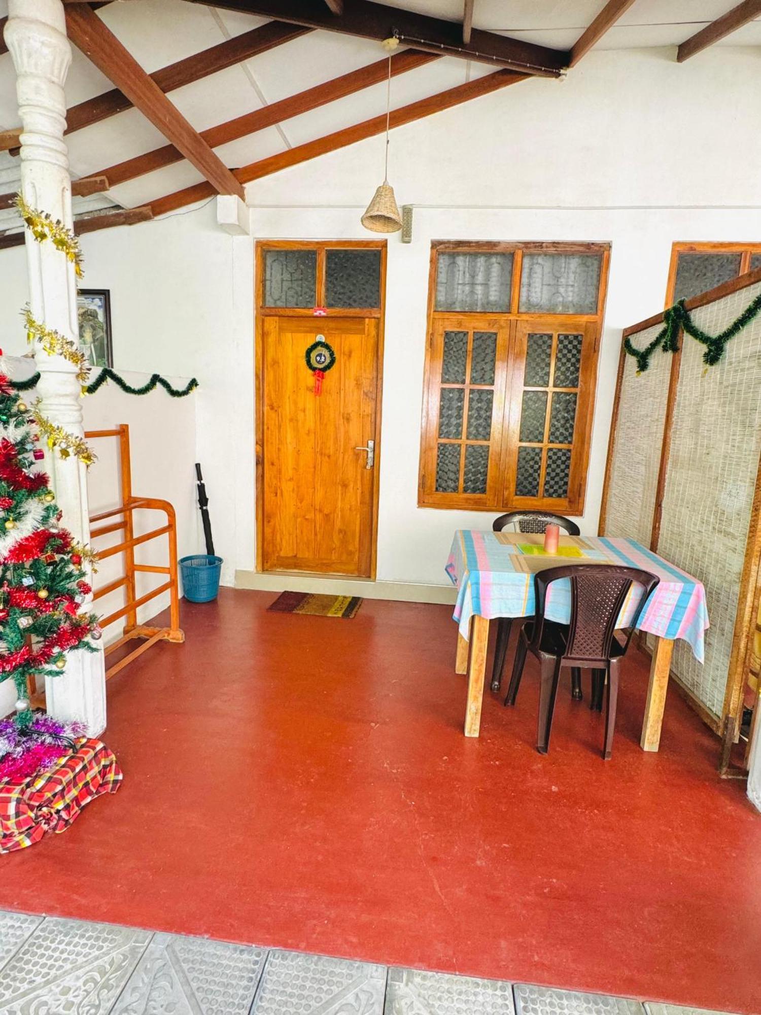 Nethmi Homestay & Restaurant Tangalle Habitación foto