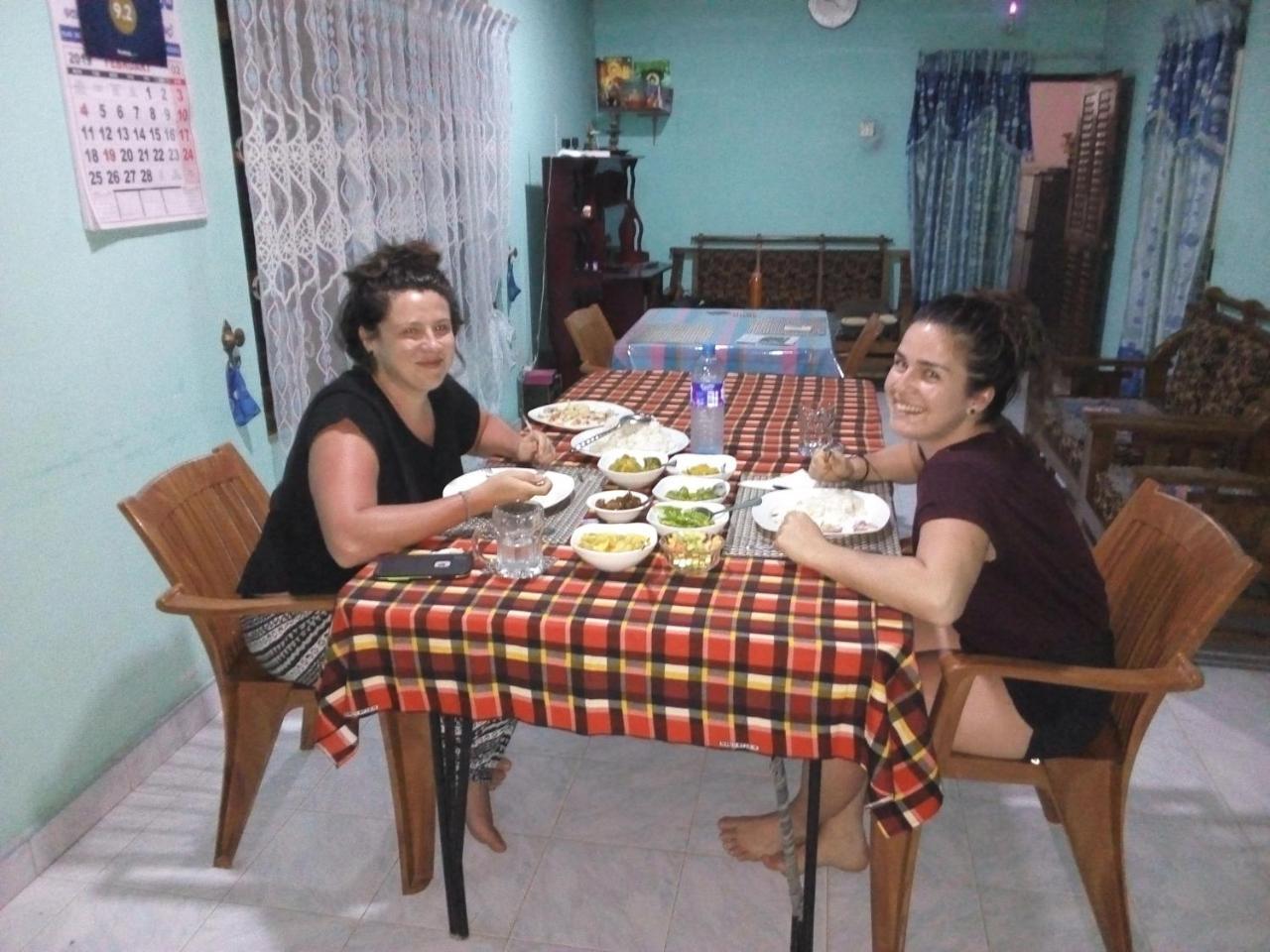Nethmi Homestay & Restaurant Tangalle Exterior foto
